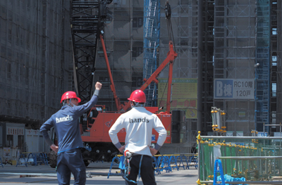 髪色・髪型・ピアスも自由!